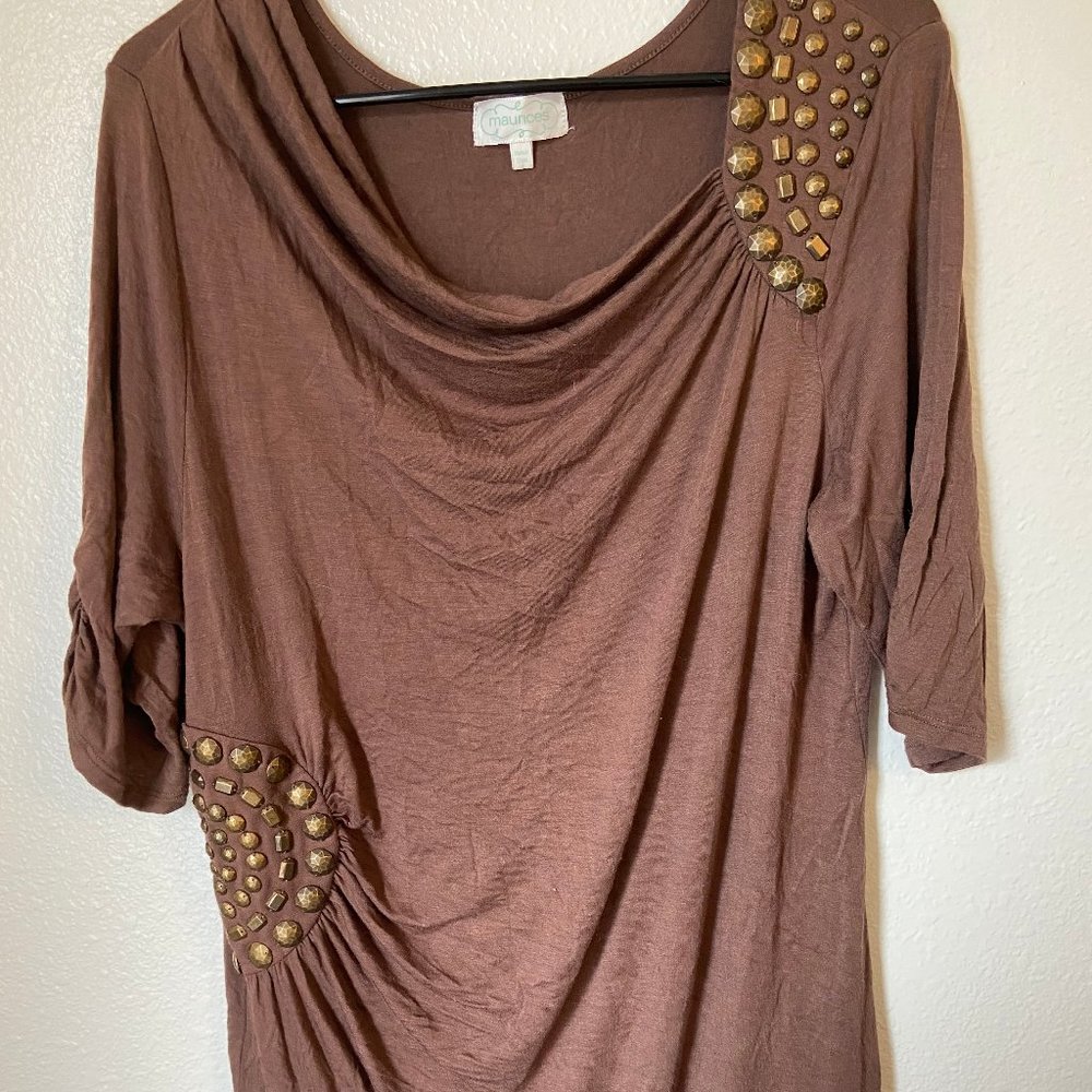 Brown quarter length sleeve